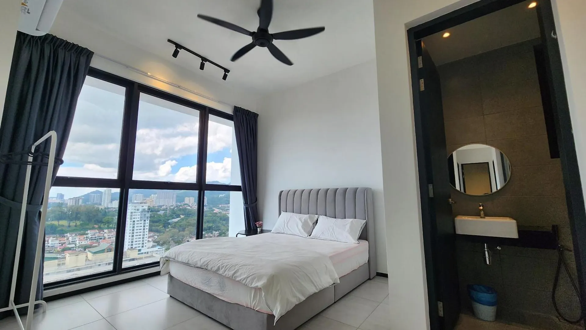 Urban Suites - Penang Jelutong 0*,